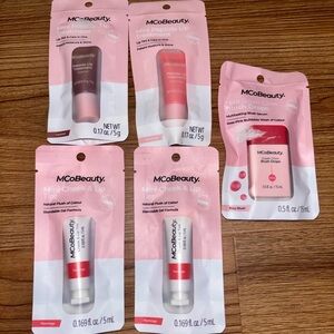 MCoBeauty Mini Makeup Set (5-Piece) |
Brand New